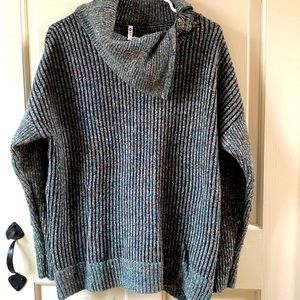Sweater with zipper accents